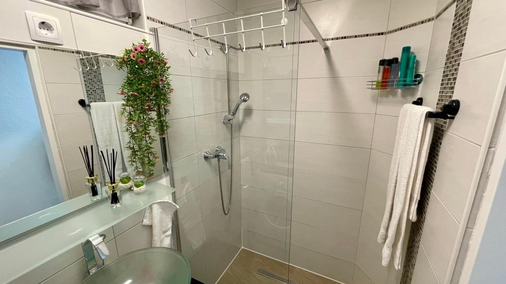 Zentrale, Moderne Wohnung In غراتس المظهر الخارجي الصورة